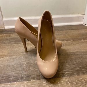 Nude Pumps